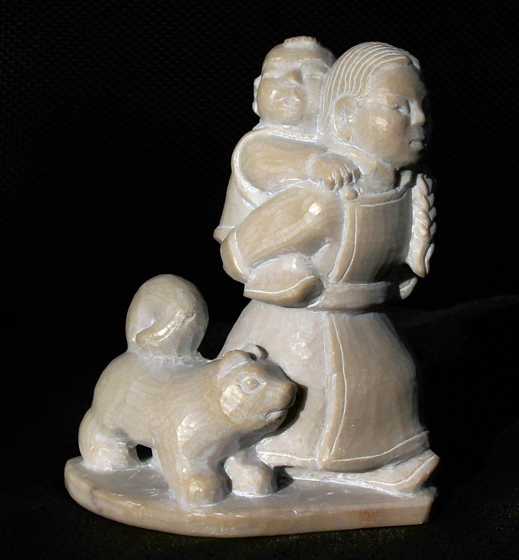 Ю. Ооржак. Поединок. 2001. Серпентинит. 17х28х10.